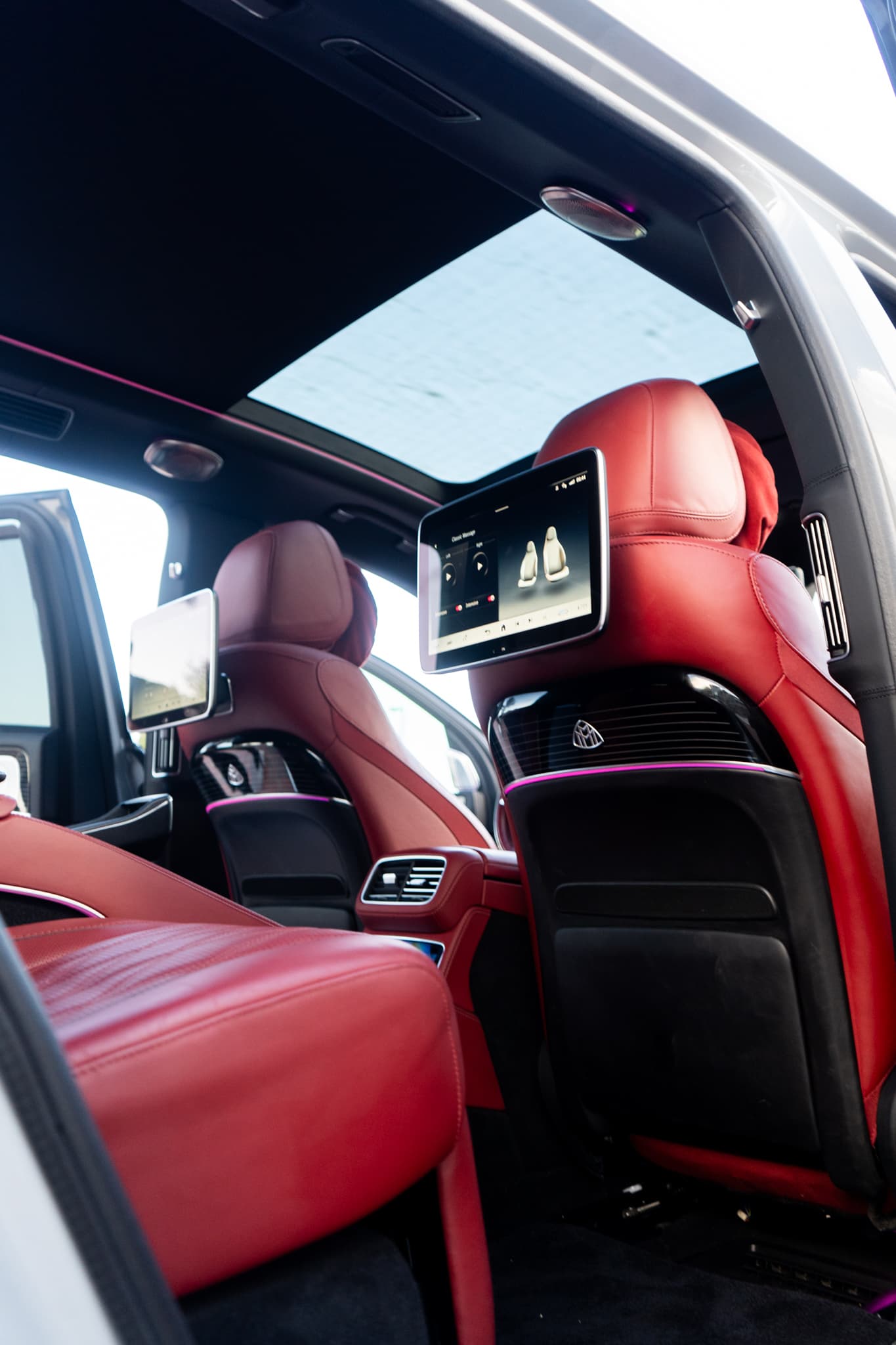 Mercedes-Benz Maybach GLS 600 — photo 11