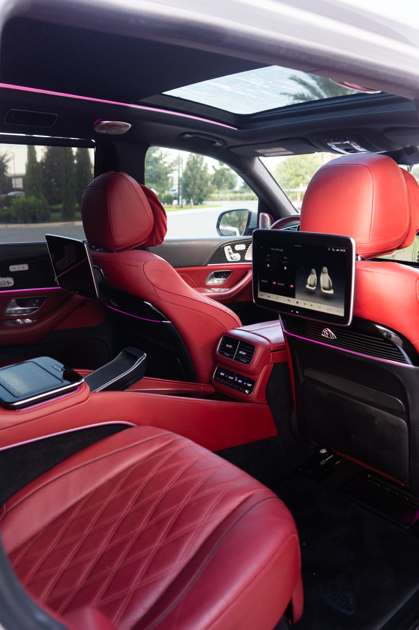 Mercedes-Benz Maybach GLS 600 — photo 20