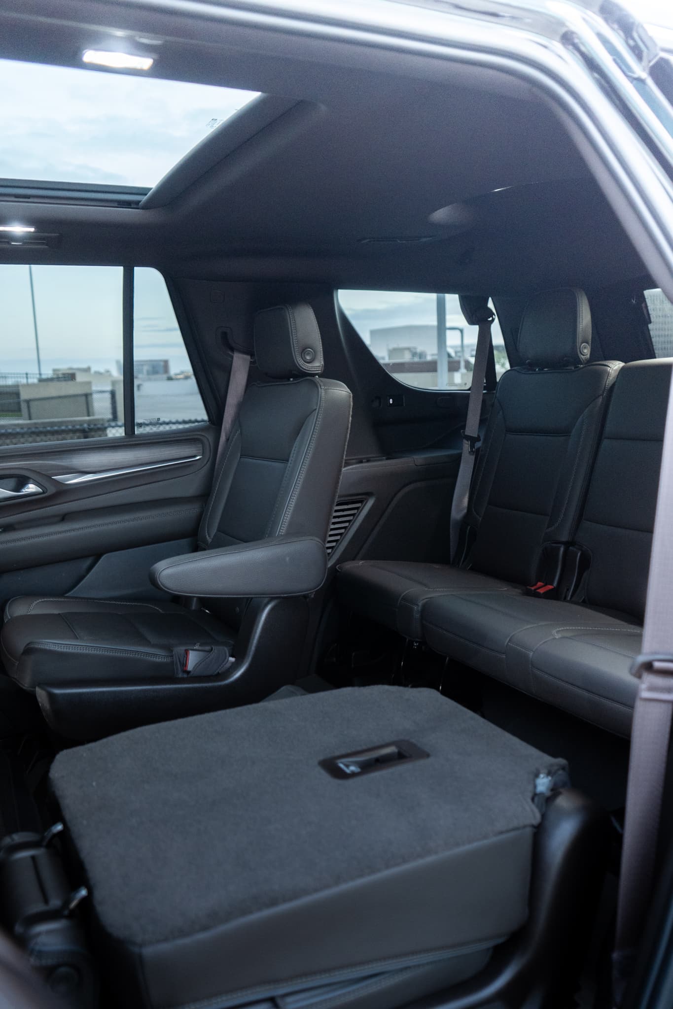 GMC Yukon Denali — photo 18