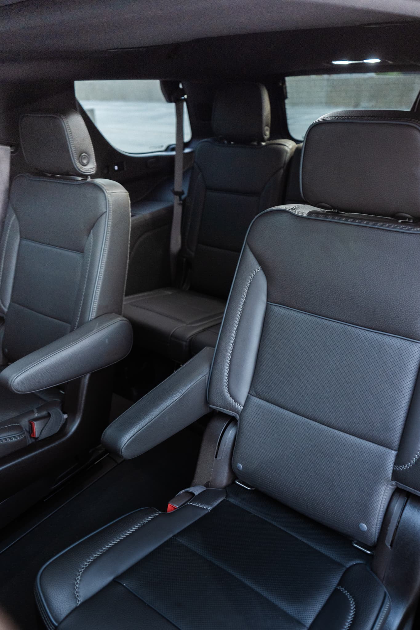 GMC Yukon Denali — photo 17