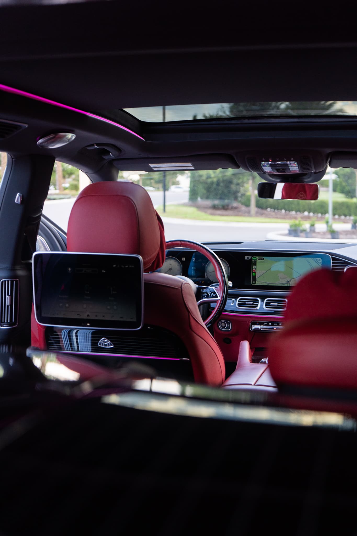 Mercedes-Benz Maybach GLS 600 — photo 16