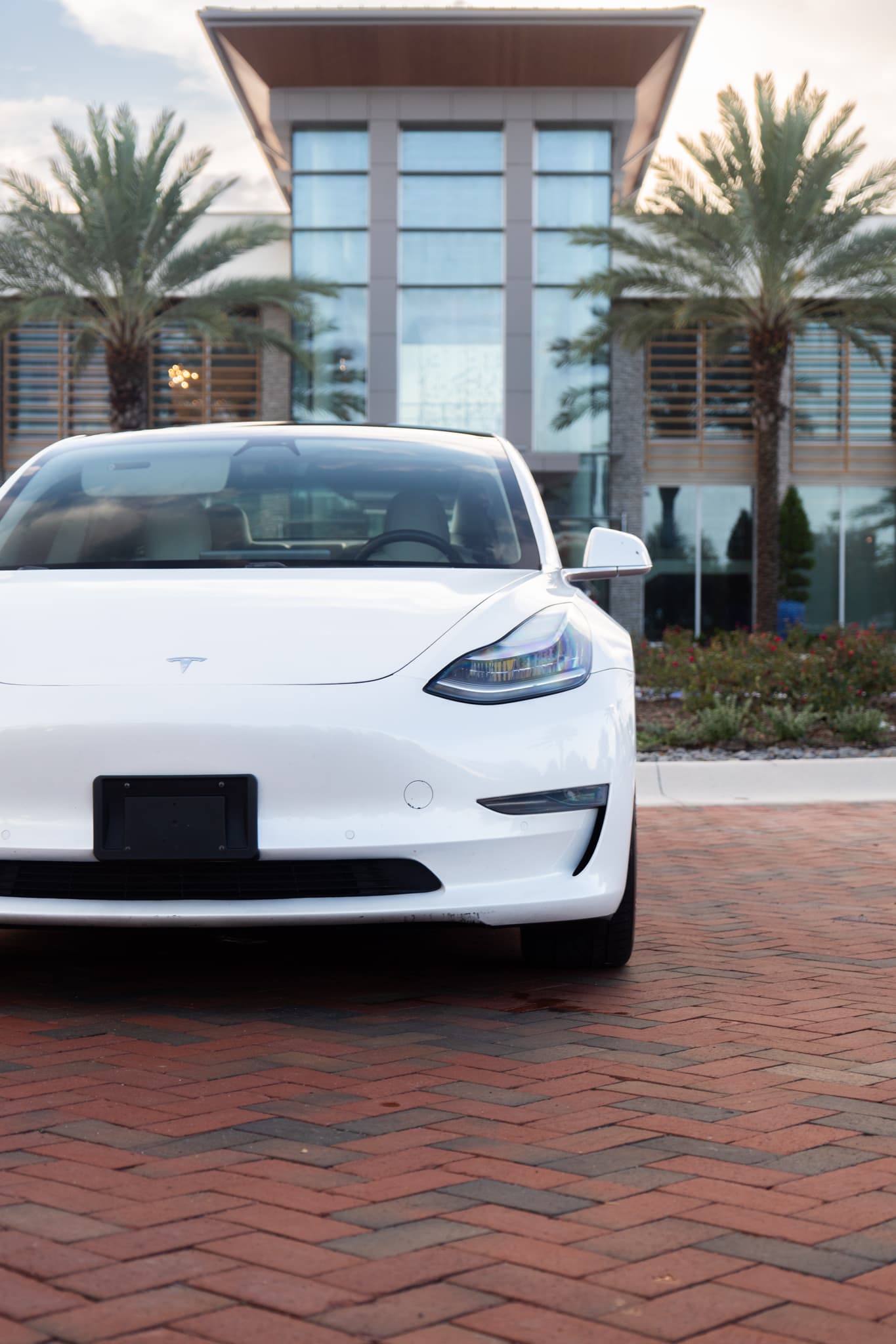 Tesla Model 3 — photo 2