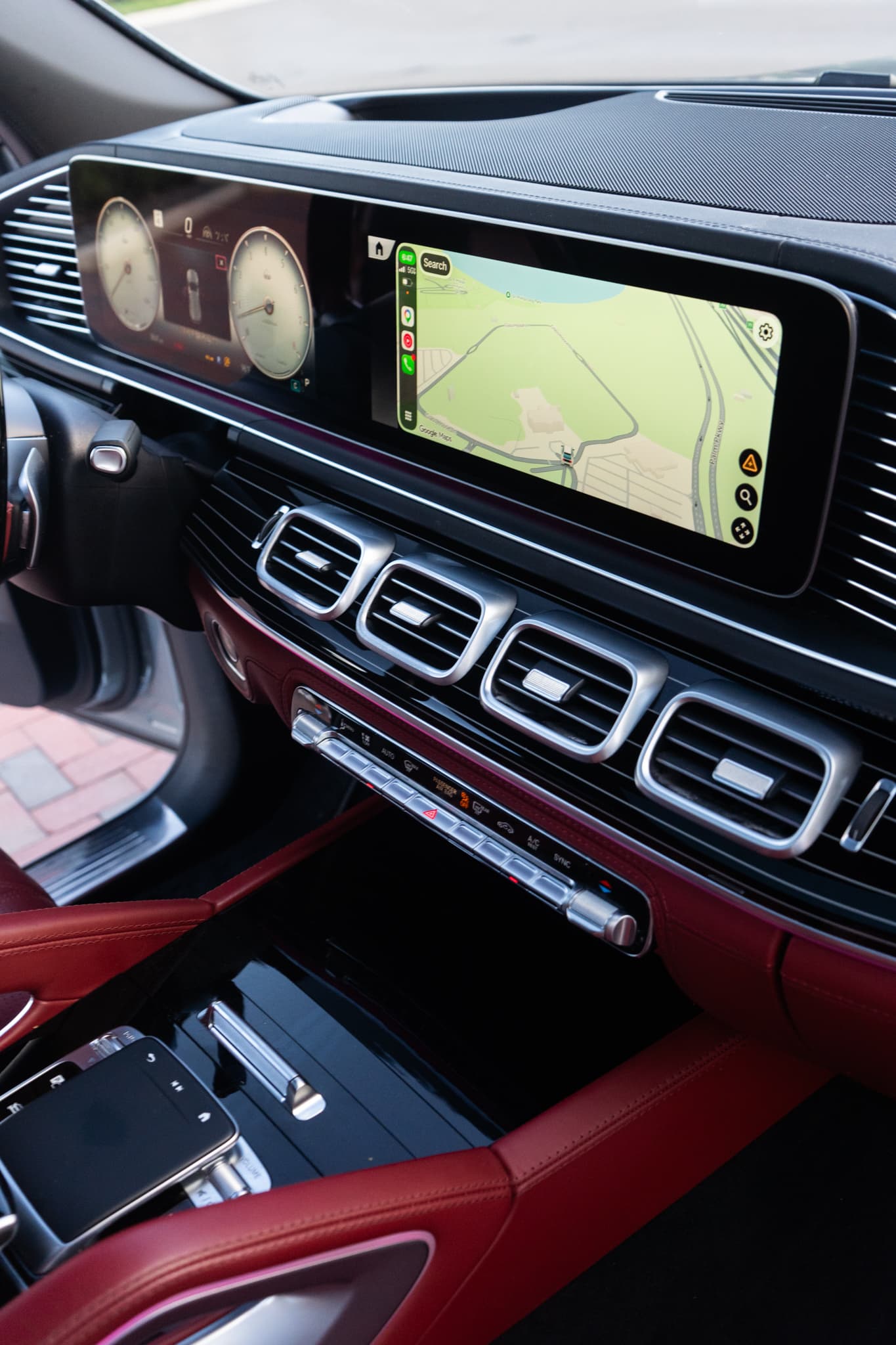 Mercedes-Benz Maybach GLS 600 — photo 18