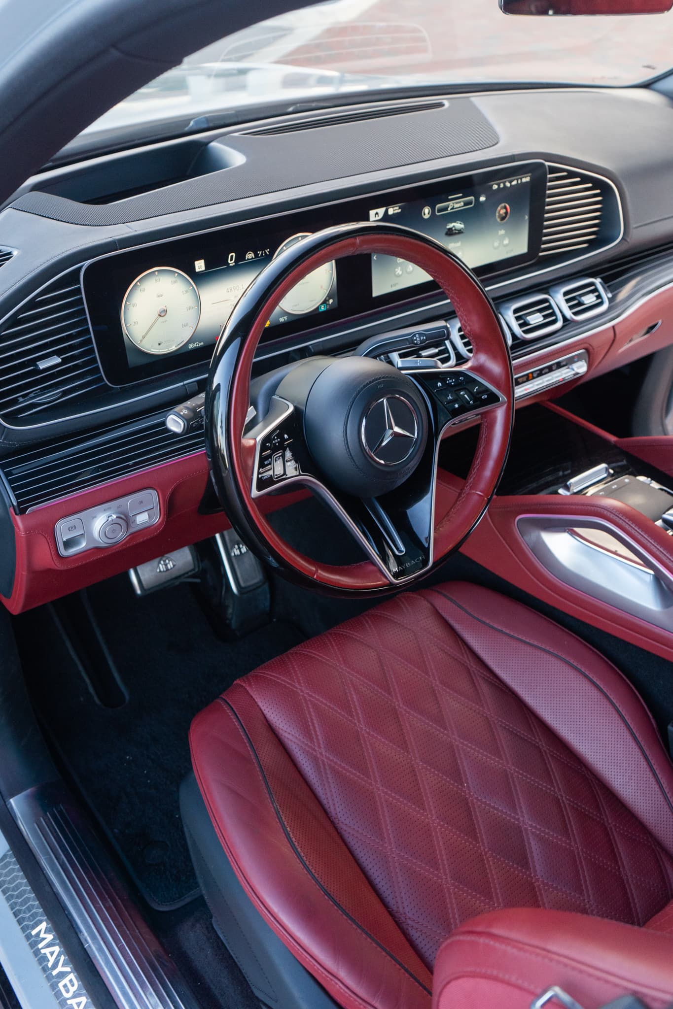Mercedes-Benz Maybach GLS 600 — photo 7