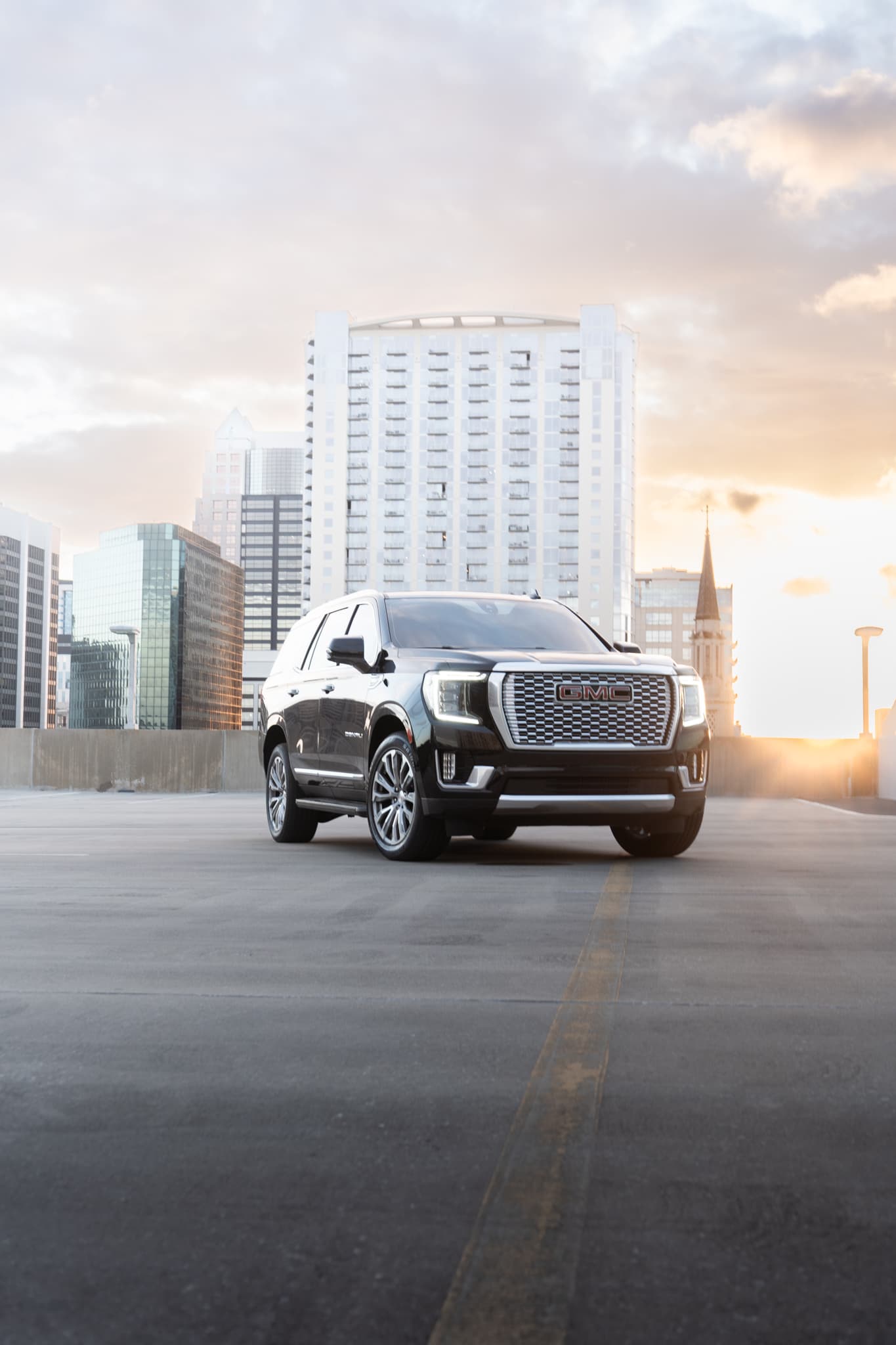 GMC Yukon Denali — photo 13