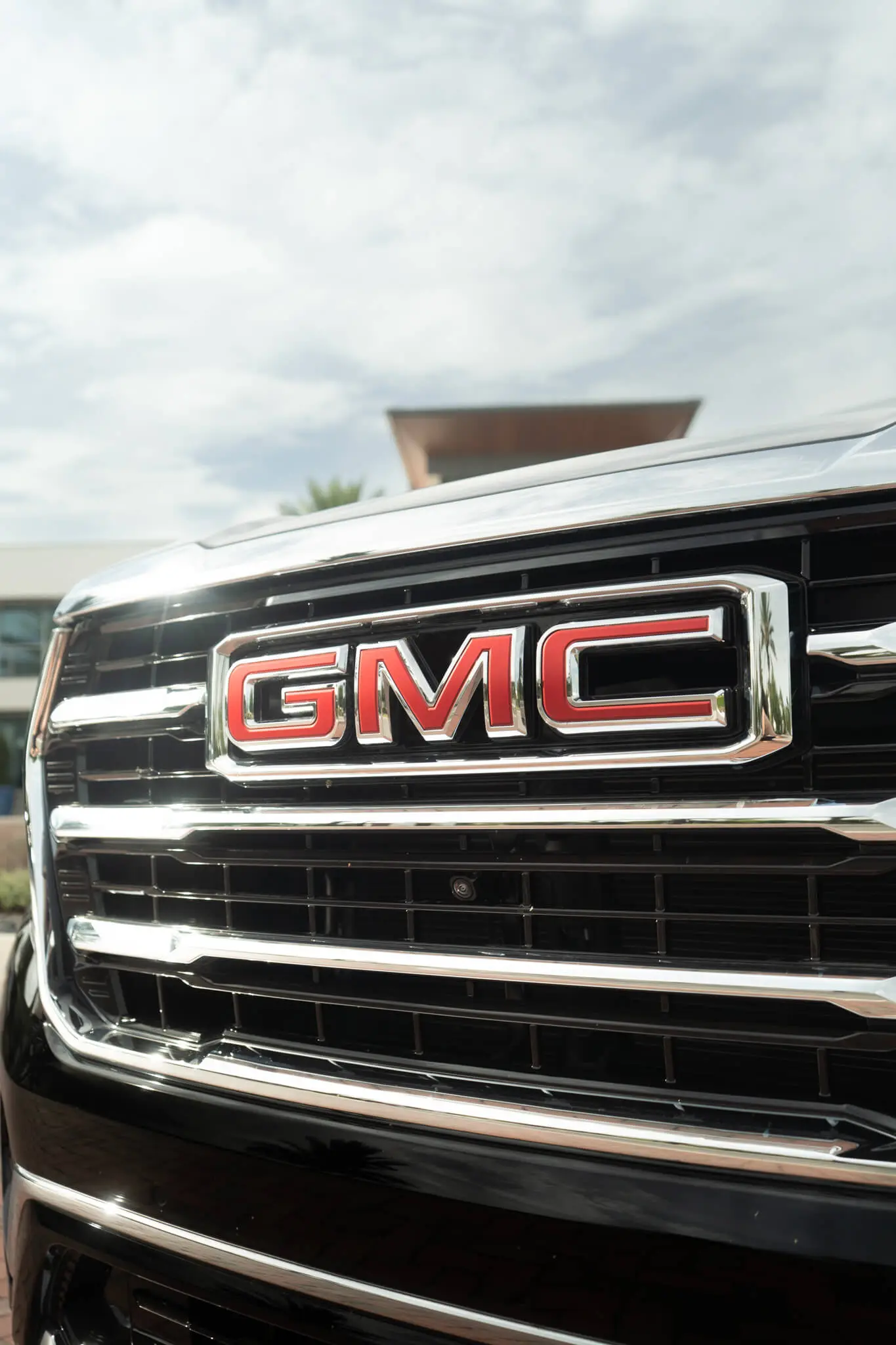GMC Yukon Denali XL — photo 3