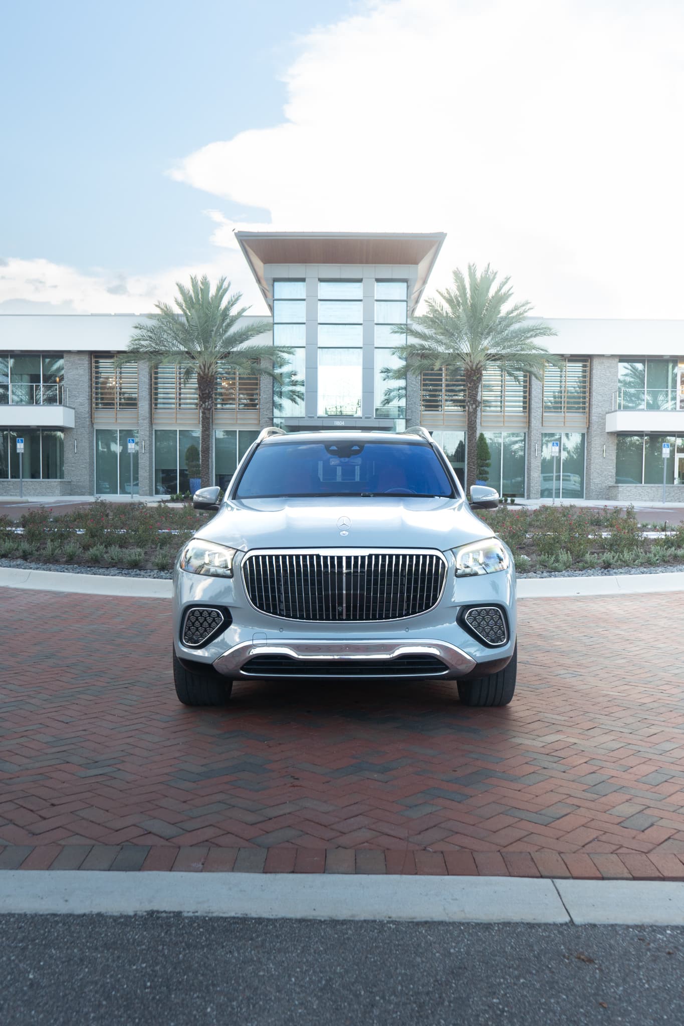 Mercedes-Benz Maybach GLS 600 — photo 2