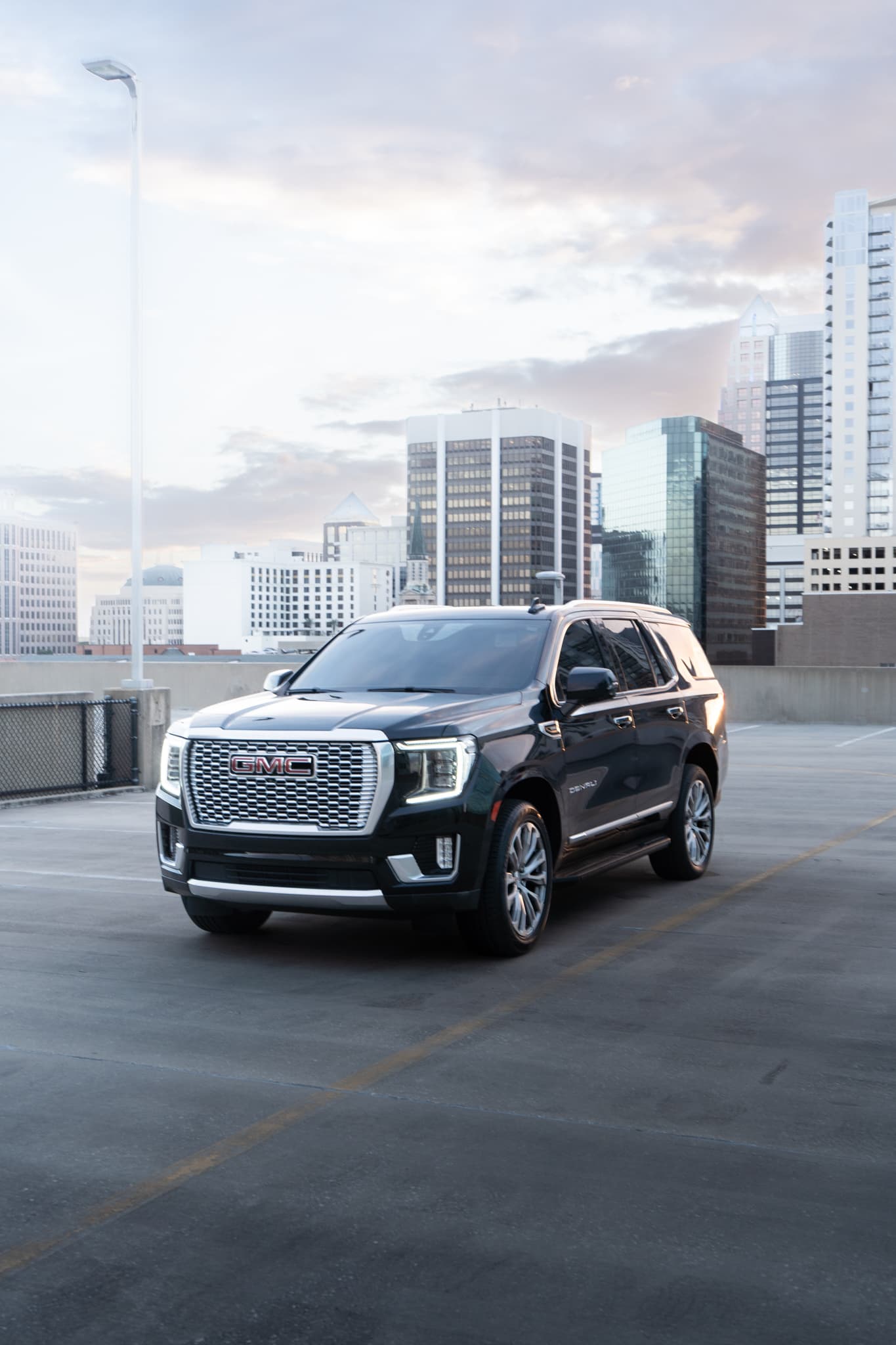 GMC Yukon Denali — photo 11