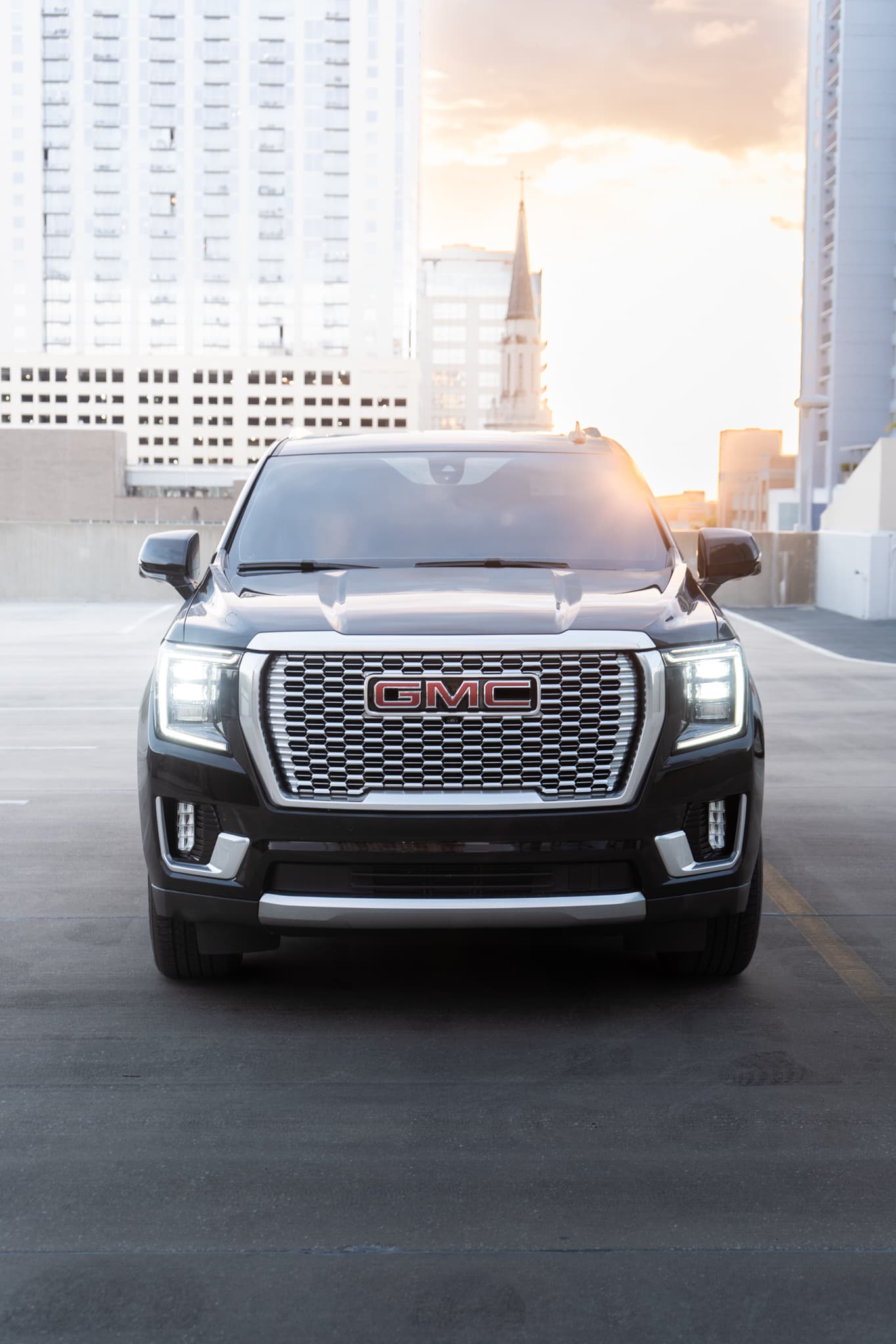 GMC Yukon Denali — photo 12