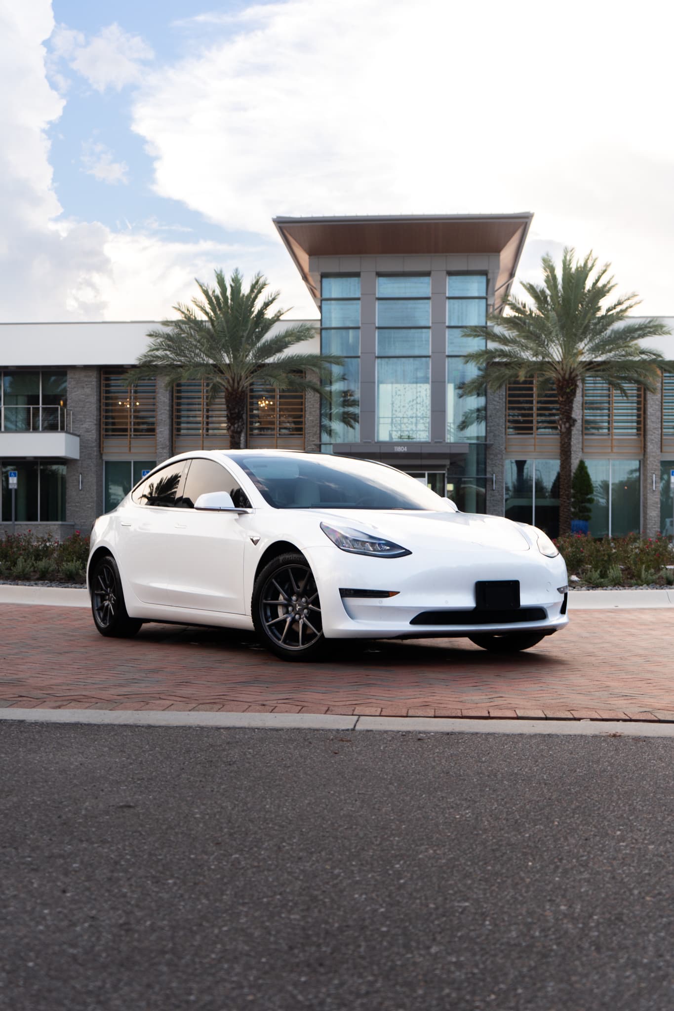 Tesla Model 3 — photo 7