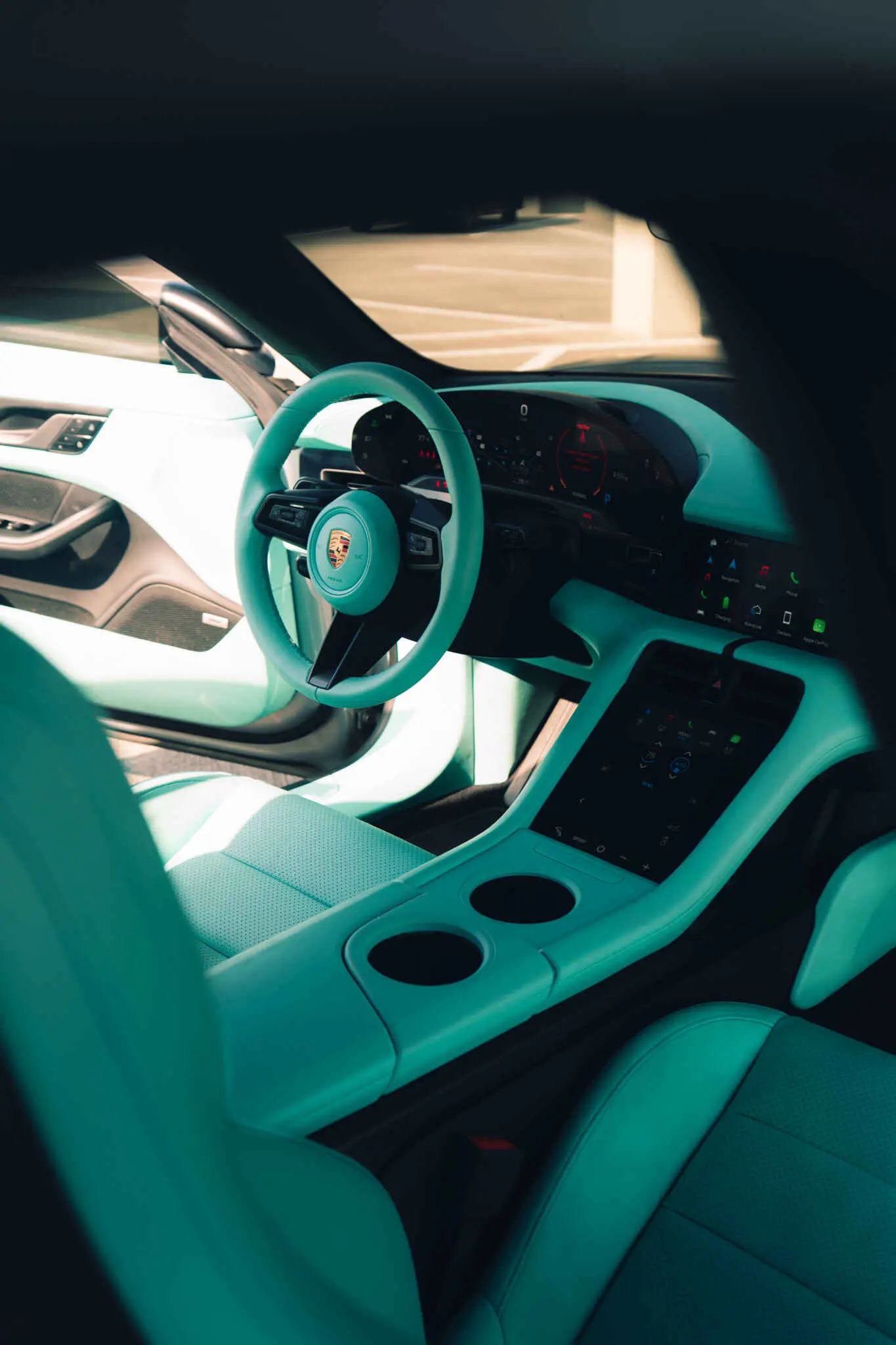 Porsche Taycan — photo 4