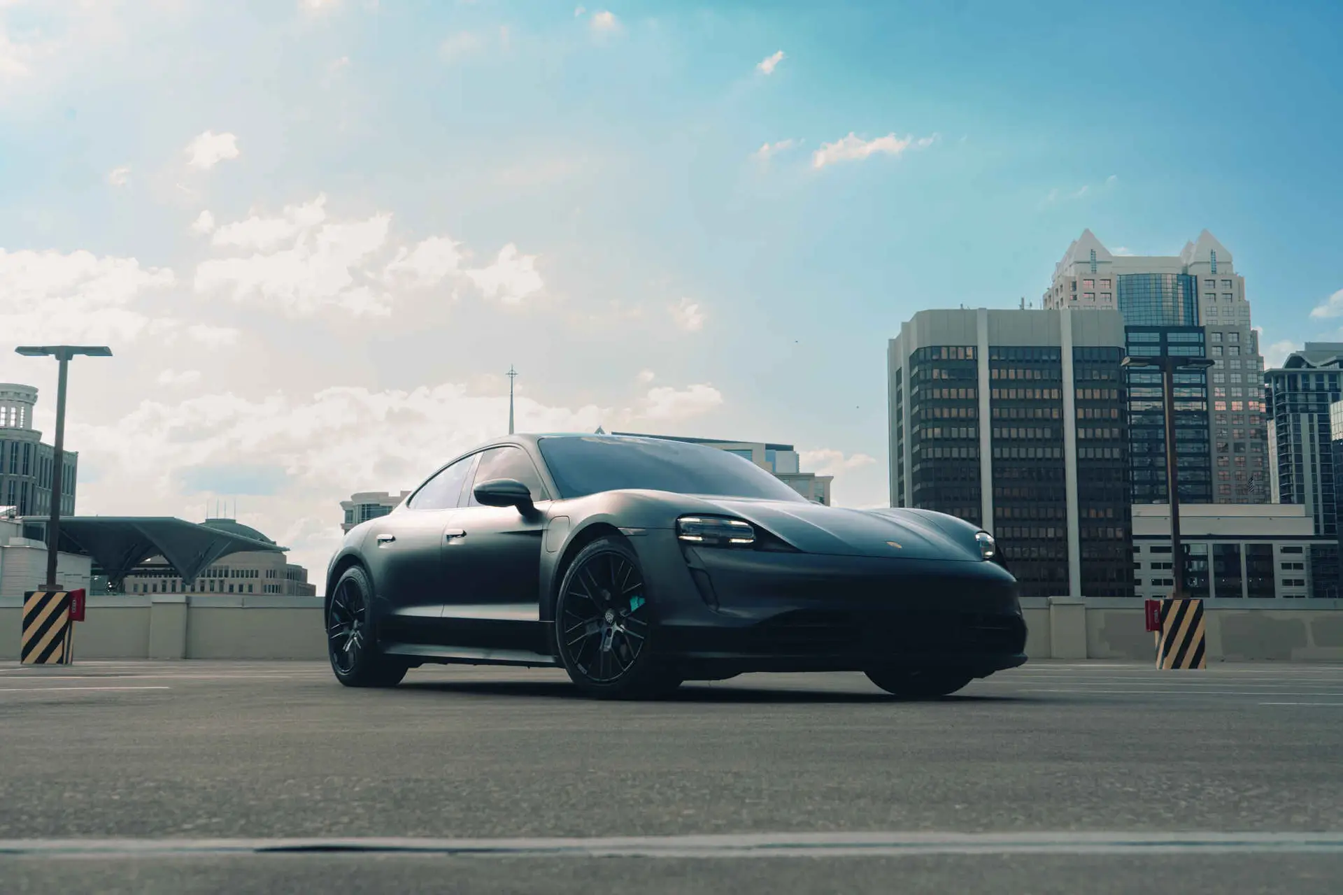 Porsche Taycan — photo 10