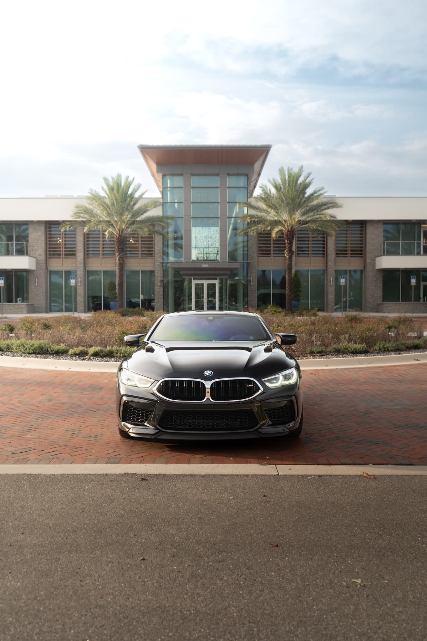 BMW M8 — photo 3